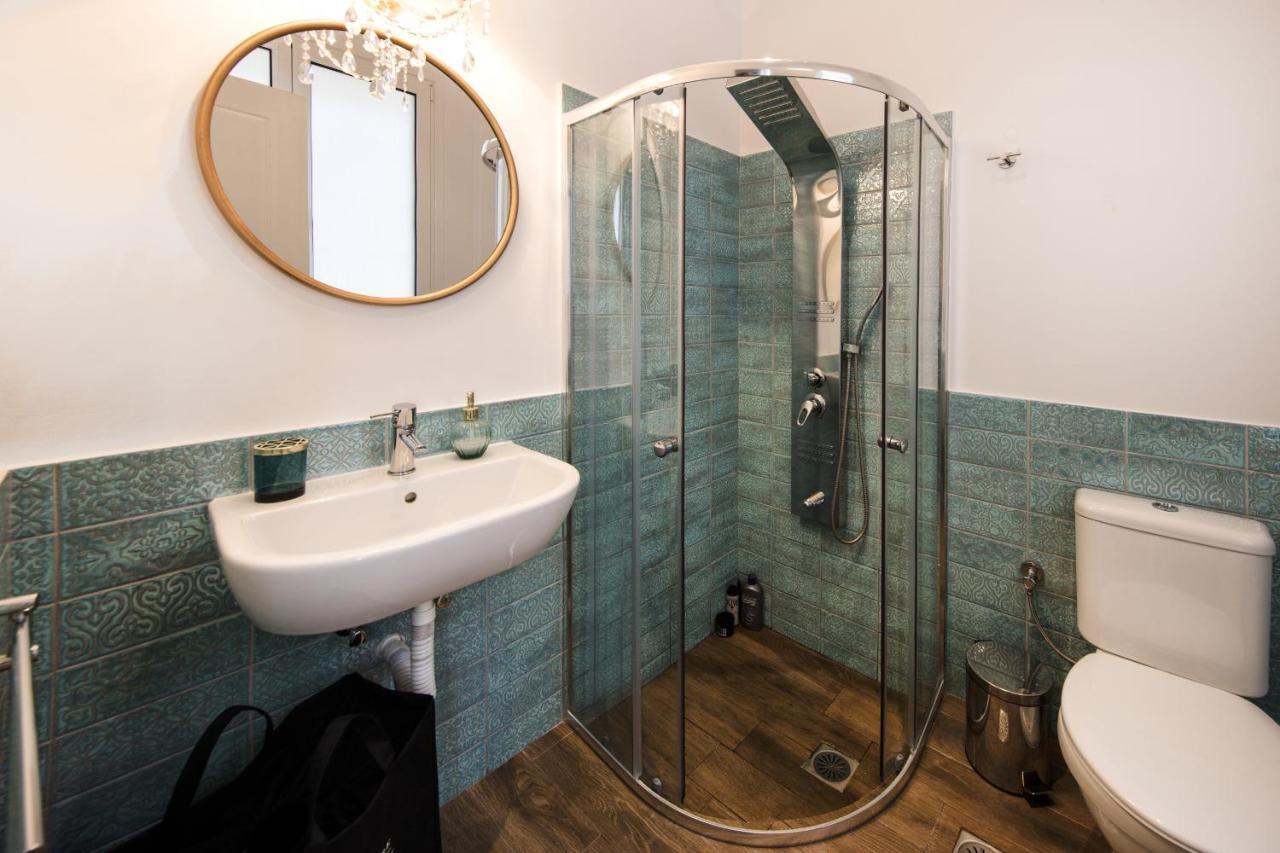 Studio di 36 m² in Appartamento con 1 bagno privato in zona Omonia Atene Esterno foto