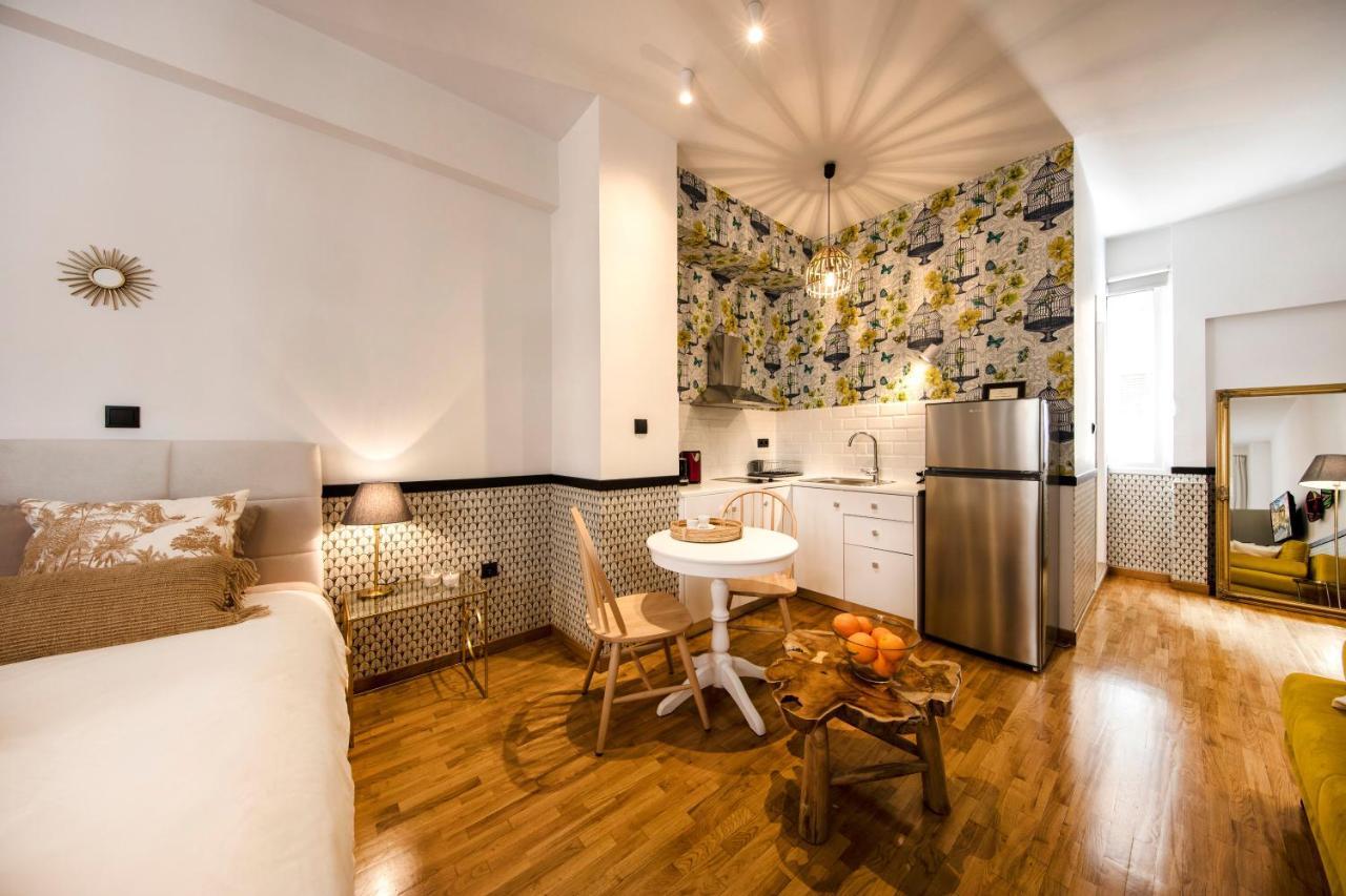 Studio di 36 m² in Appartamento con 1 bagno privato in zona Omonia Atene Esterno foto